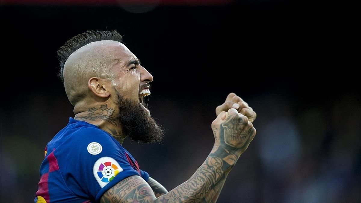 Arturo Vidal celebra su gol al Alavés en el Camp Nou, Arturo Vidal celebra su gol al Alavés en el Camp Nou,