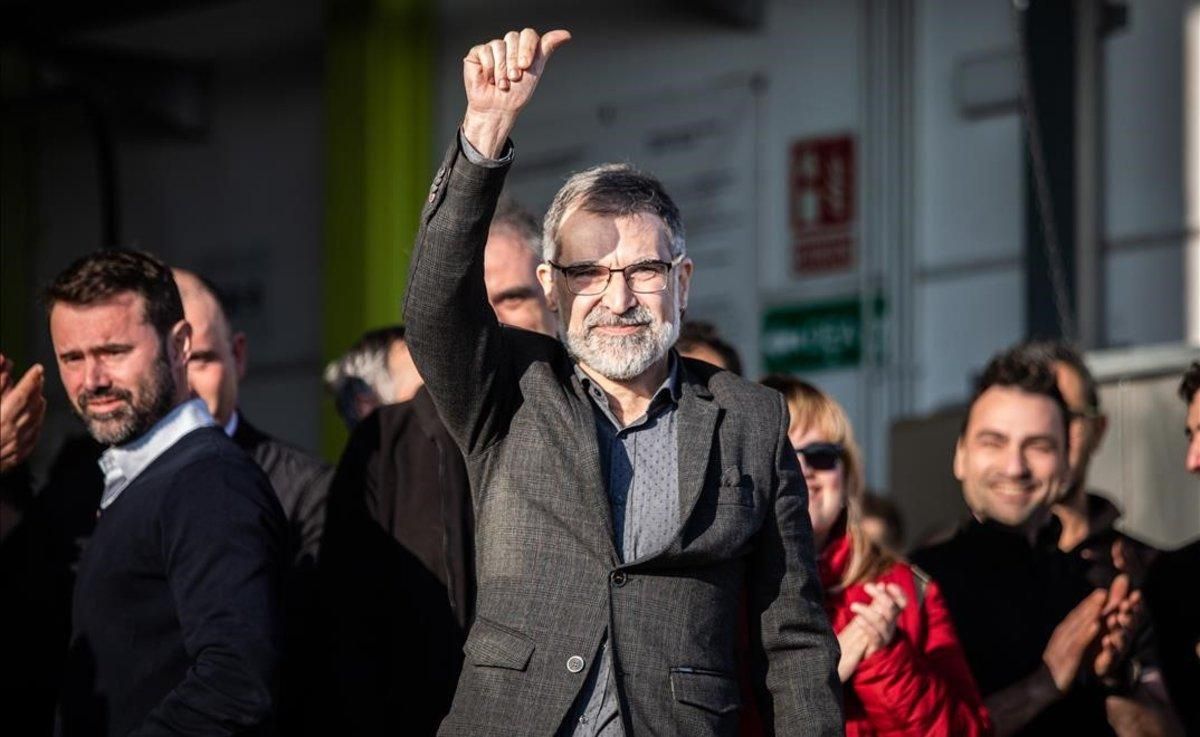 Jordi Cuixart, a su llegada a la empresa Aranow, en Sentmenat, el pasado 13 de febrero. Jordi Cuixart, a su llegada a la empresa Aranow, en Sentmenat, el pasado 13 de febrero.