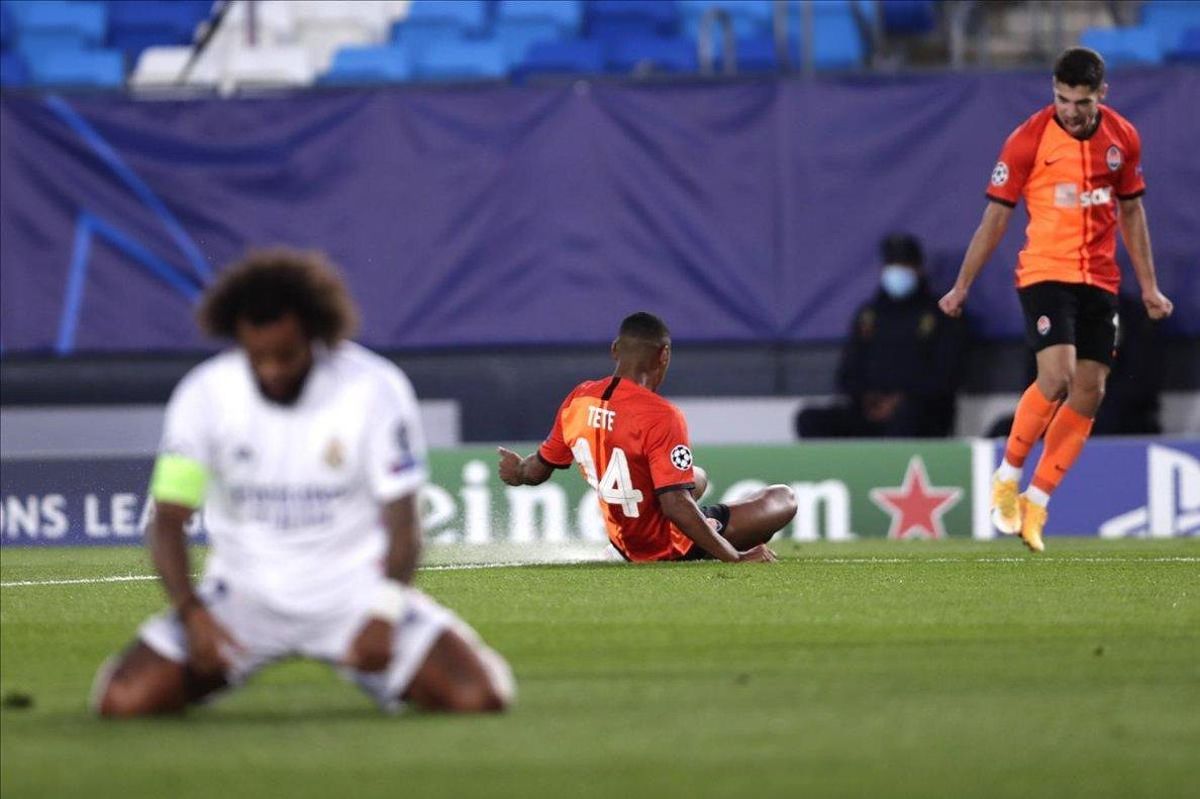 Marcelo se lamenta después de uno de los goles del Shakhtar Marcelo se lamenta después de uno de los goles del Shakhtar