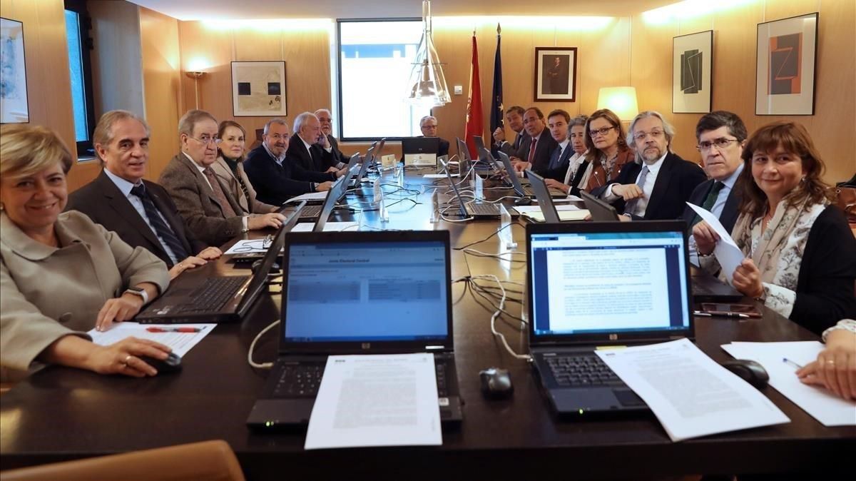 Dues inhabilitacions discutibles Dues inhabilitacions discutibles