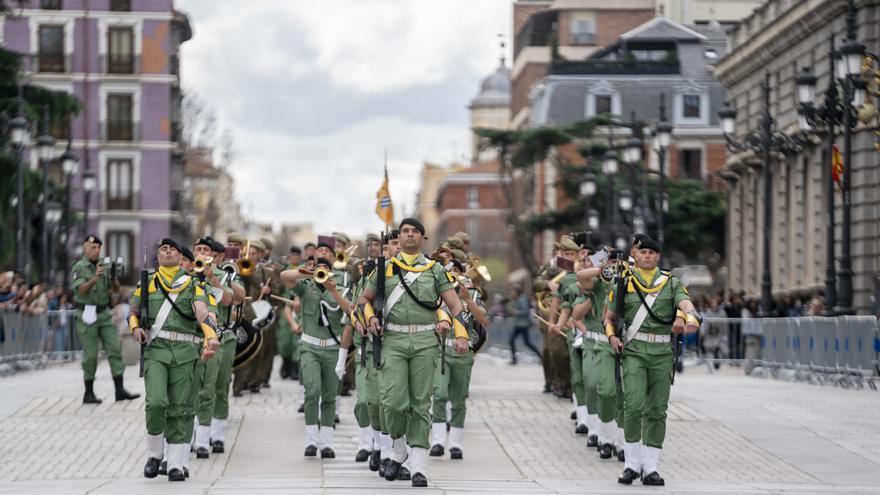 Fuerzas Armadas |  Defensa eliminará los límites de estatura para acceder a las Fuerzas Armadas y Oficiales de la Guardia Civil