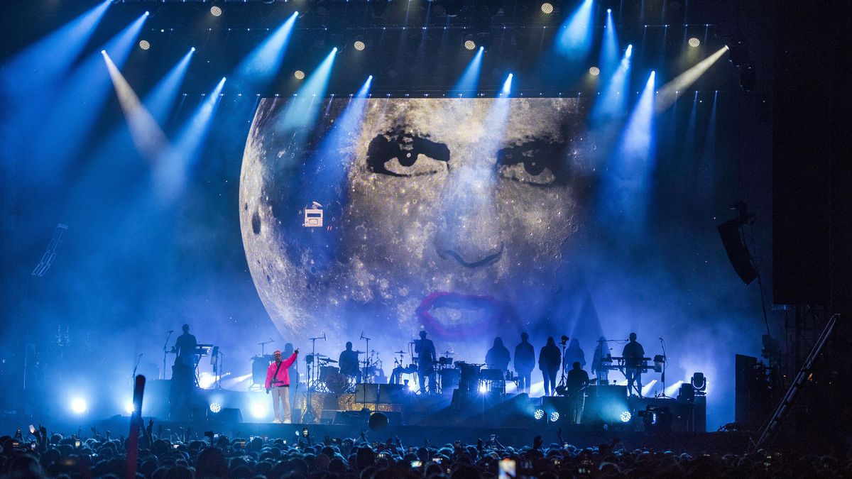 Gorillaz y un Robert Smith virtualizado, en el Primavera Sound. Gorillaz y un Robert Smith virtualizado, en el Primavera Sound.