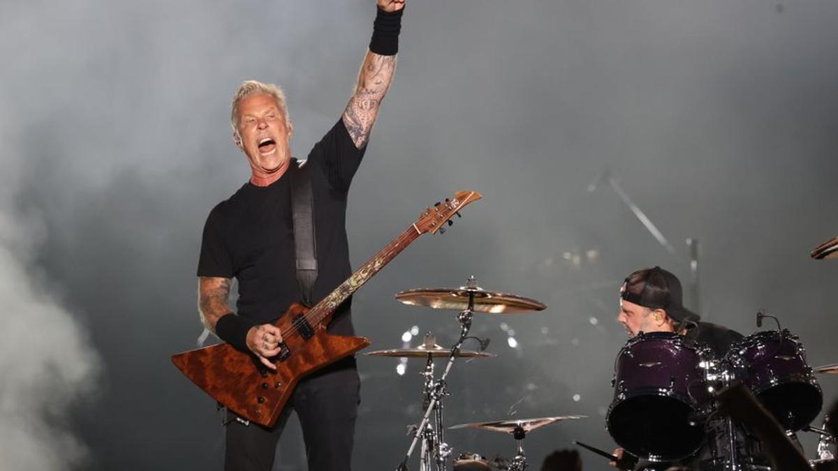 El cantante y guitarrista de Metallica, James Hetfield, durante uno de los conciertos del primer día del MadCool Festival 2022.