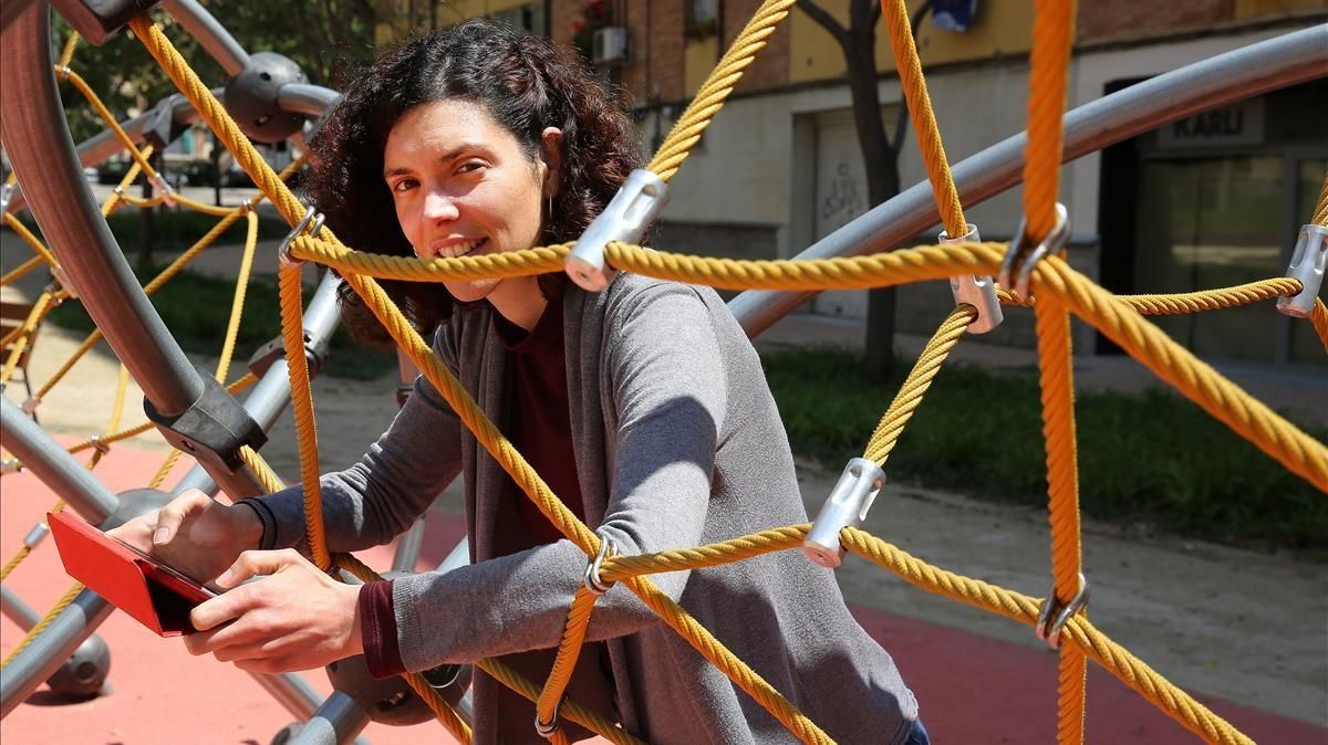 Liliana Arroyo escruta las redes en busca de patrones sociales. Liliana Arroyo escruta las redes en busca de patrones sociales.