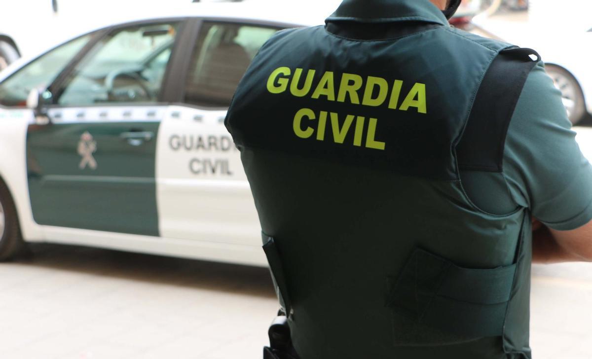 Operativo de la Guardia Civil contra el narcotráfico en Badalona y Mataró