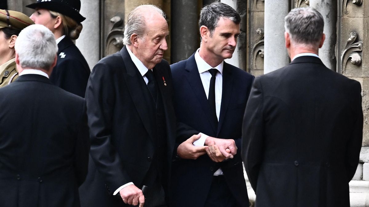 ‘Mamarazzis’: Joan Carles I no va voler anar en cadira de rodes al funeral d’Isabel II ‘Mamarazzis’: Joan Carles I no va voler anar en cadira de rodes al funeral d’Isabel II