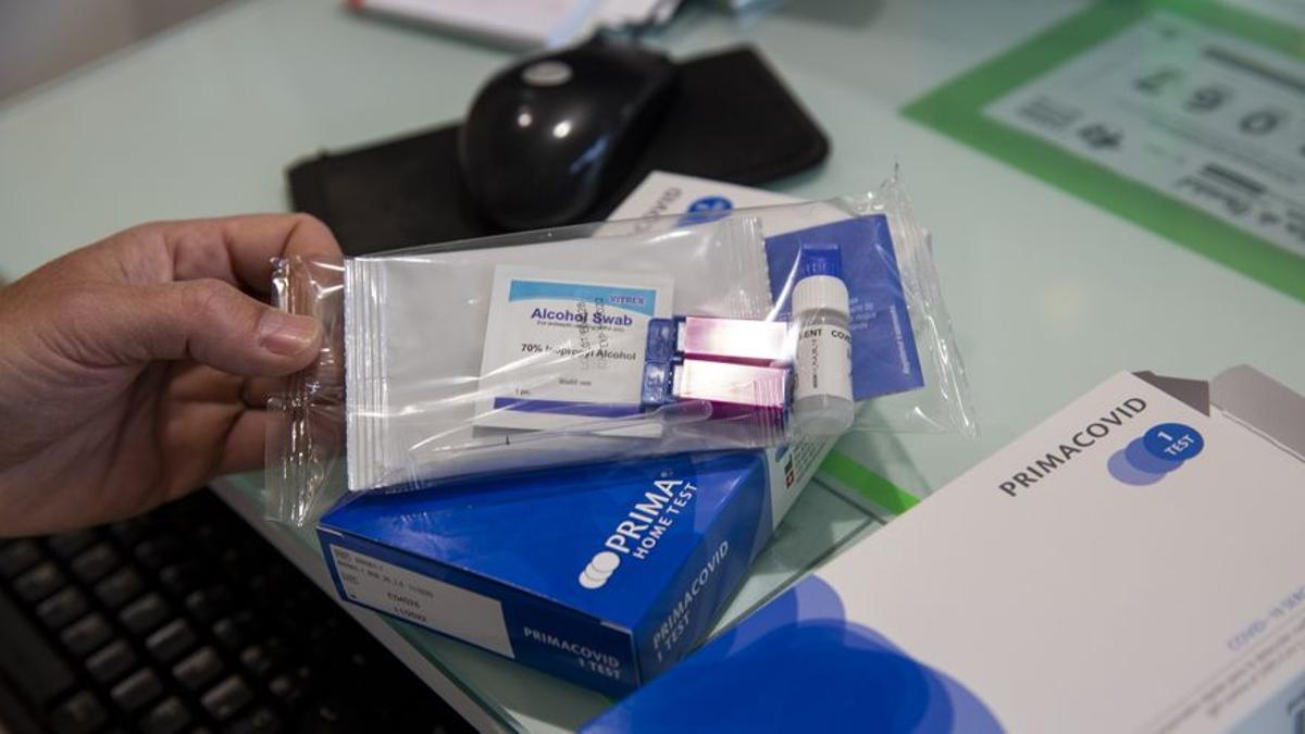 Rubí dispone de 14 farmacias donde reportar los positivos detectados en casa