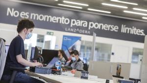 Equipo trabajando en Lanzadera (València).