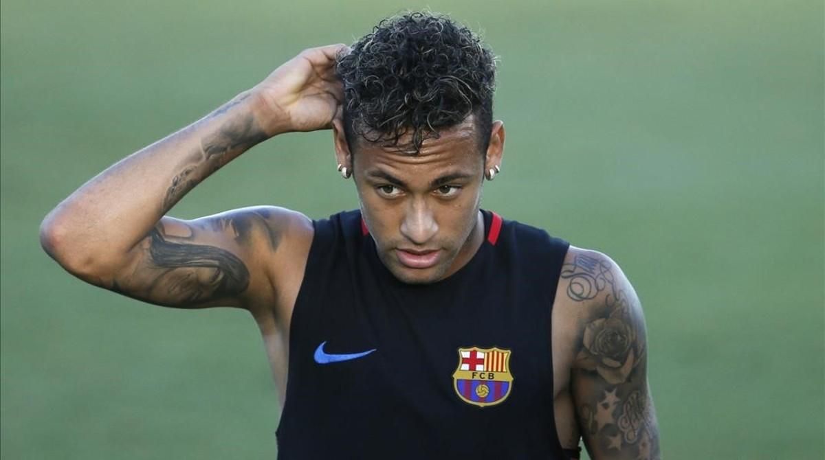 Neymar, en un entrenamiento del Barça en Miami. Neymar, en un entrenamiento del Barça en Miami.
