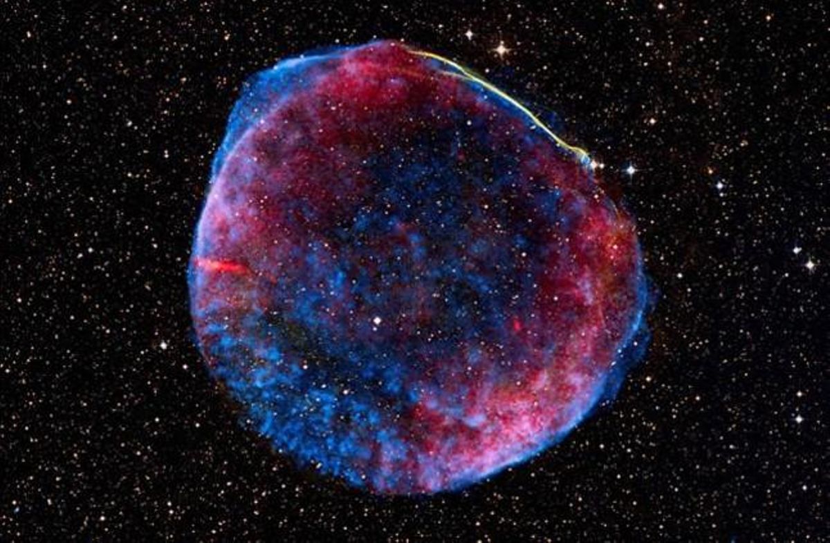 Imagen compuesta del remanente de una supernova. Imagen compuesta del remanente de una supernova.