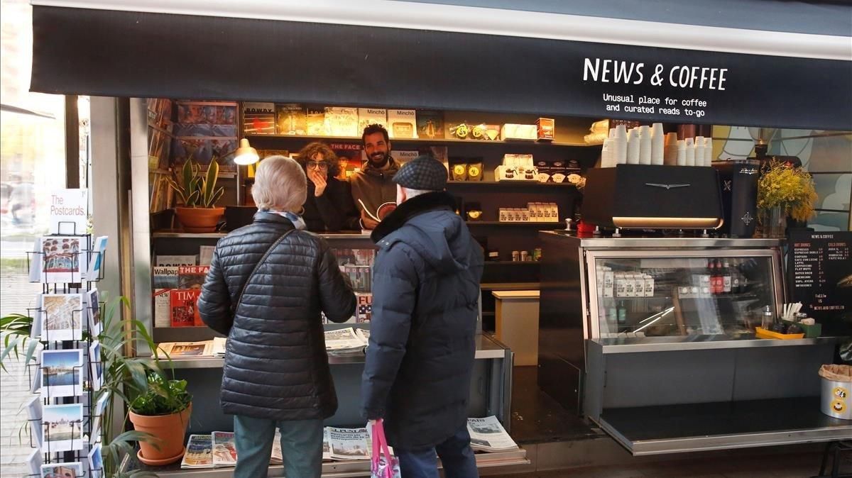 News & Coffee, en Paseo de Sant Joan, 17. News & Coffee, en Paseo de Sant Joan, 17.