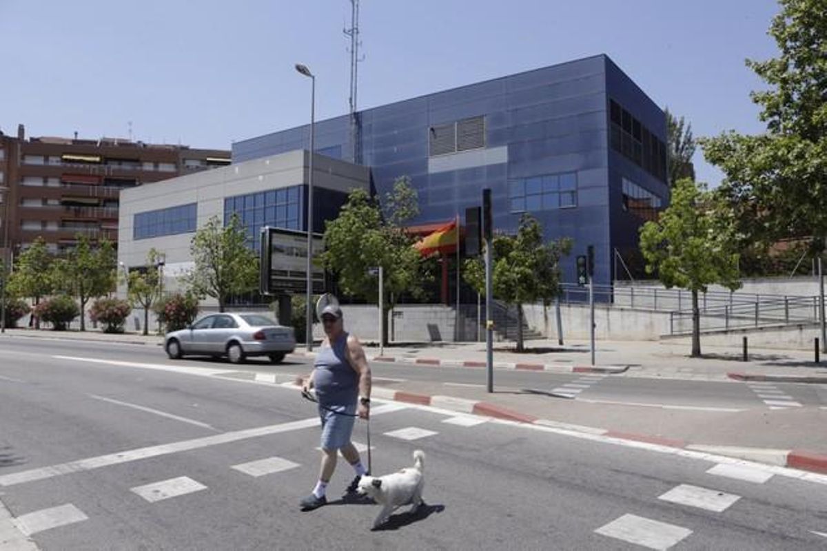 Comisaría de Badalona en la que trabajaba el agente. Comisaría de Badalona en la que trabajaba el agente.
