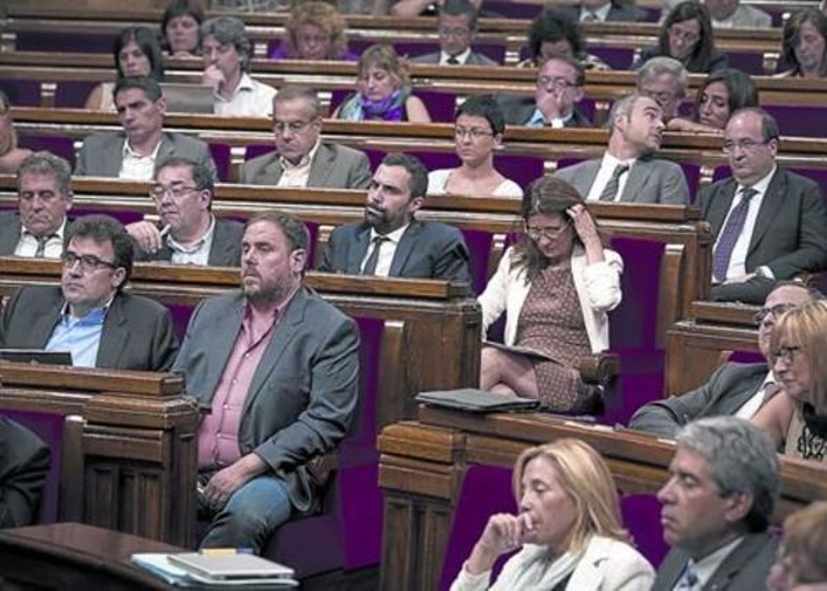 Los diputados siguen el discursode Artur Mas en el debate de política general, ayer. Los diputados siguen el discursode Artur Mas en el debate de política general, ayer.