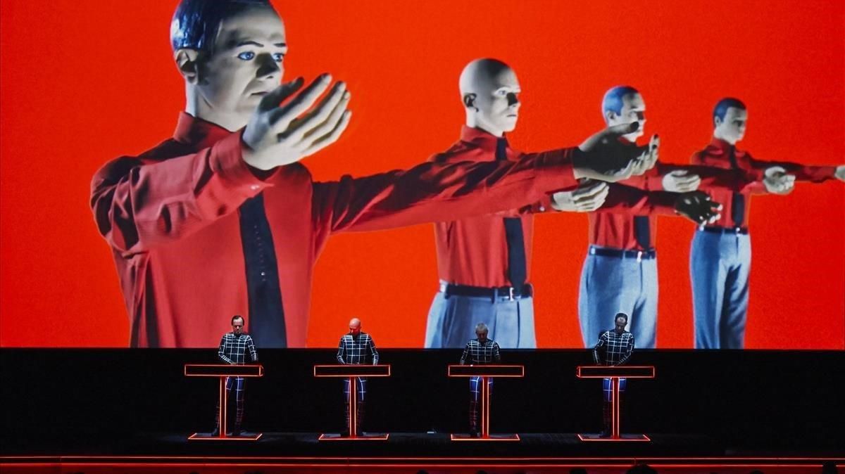 Kraftwerk, en su actuación en el Sónar del 2013. Kraftwerk, en su actuación en el Sónar del 2013.