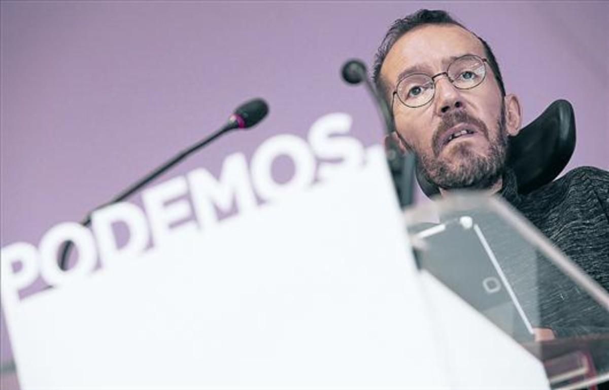 Pablo Echenique, en una rueda de prensa en la sede de Podemos. Pablo Echenique, en una rueda de prensa en la sede de Podemos.