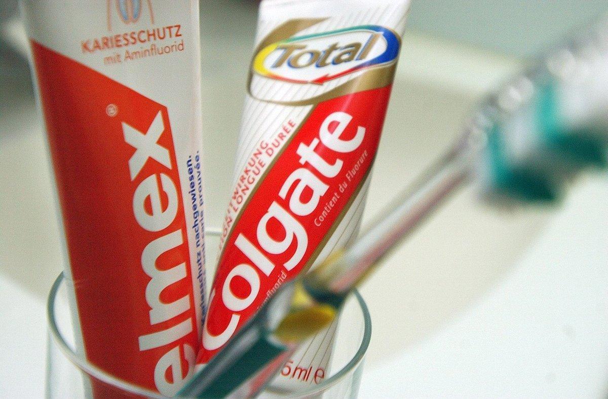 Паста colgate merry christmas. Colgate 3000. Colgate Company. Колгейт Палмолив картинки. Colgate-Palmolive Ноэль Уоллес.