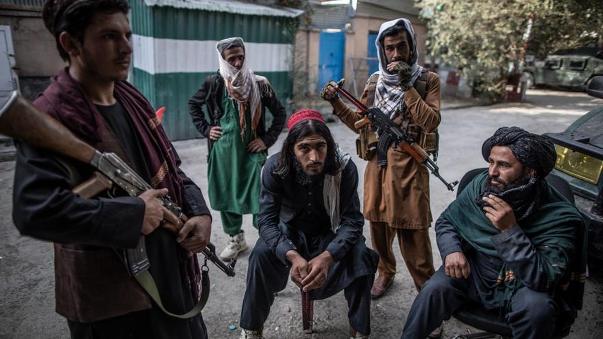 Combatiente talibán en Kabul.