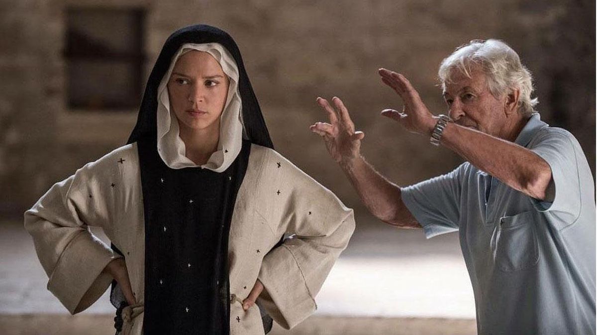 Paul Verhoeven, durante el rodaje de ’Benedetta’. Paul Verhoeven, durante el rodaje de ’Benedetta’.