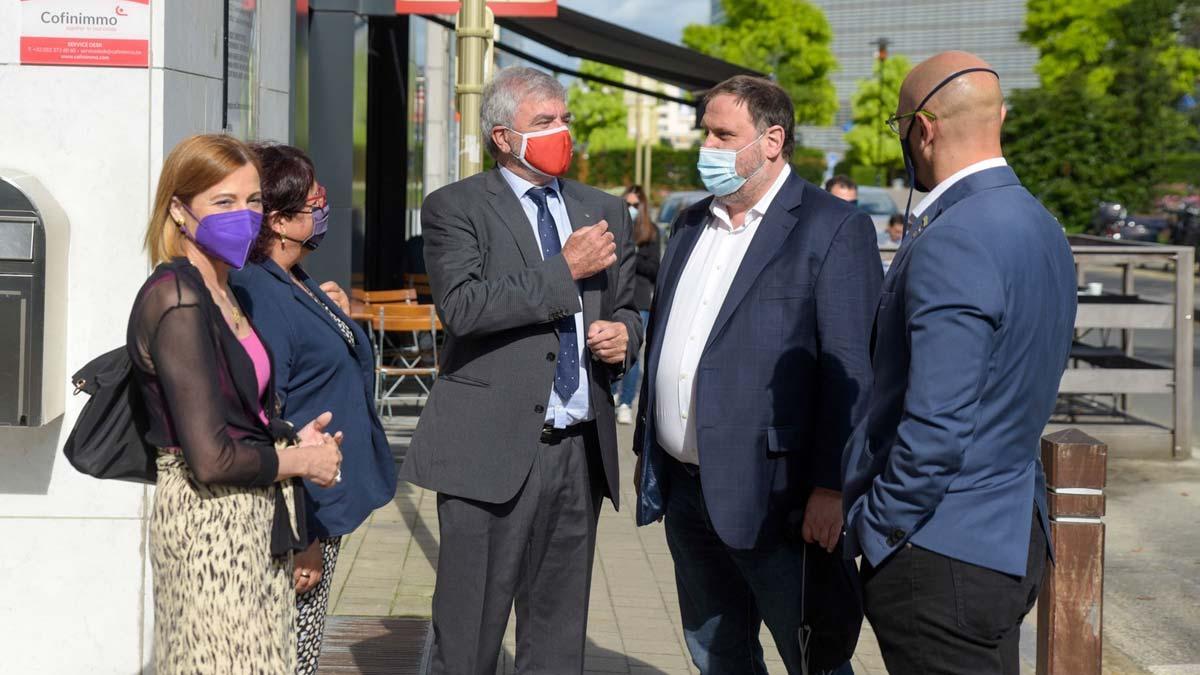 Oriol Junqueras, Raül Romeva, Carme Forcadell, Dolors Bassa y Meritxell Serret visitan la delegación del gobierno en Bruselas. Oriol Junqueras, Raül Romeva, Carme Forcadell, Dolors Bassa y Meritxell Serret visitan la delegación del gobierno en Bruselas.