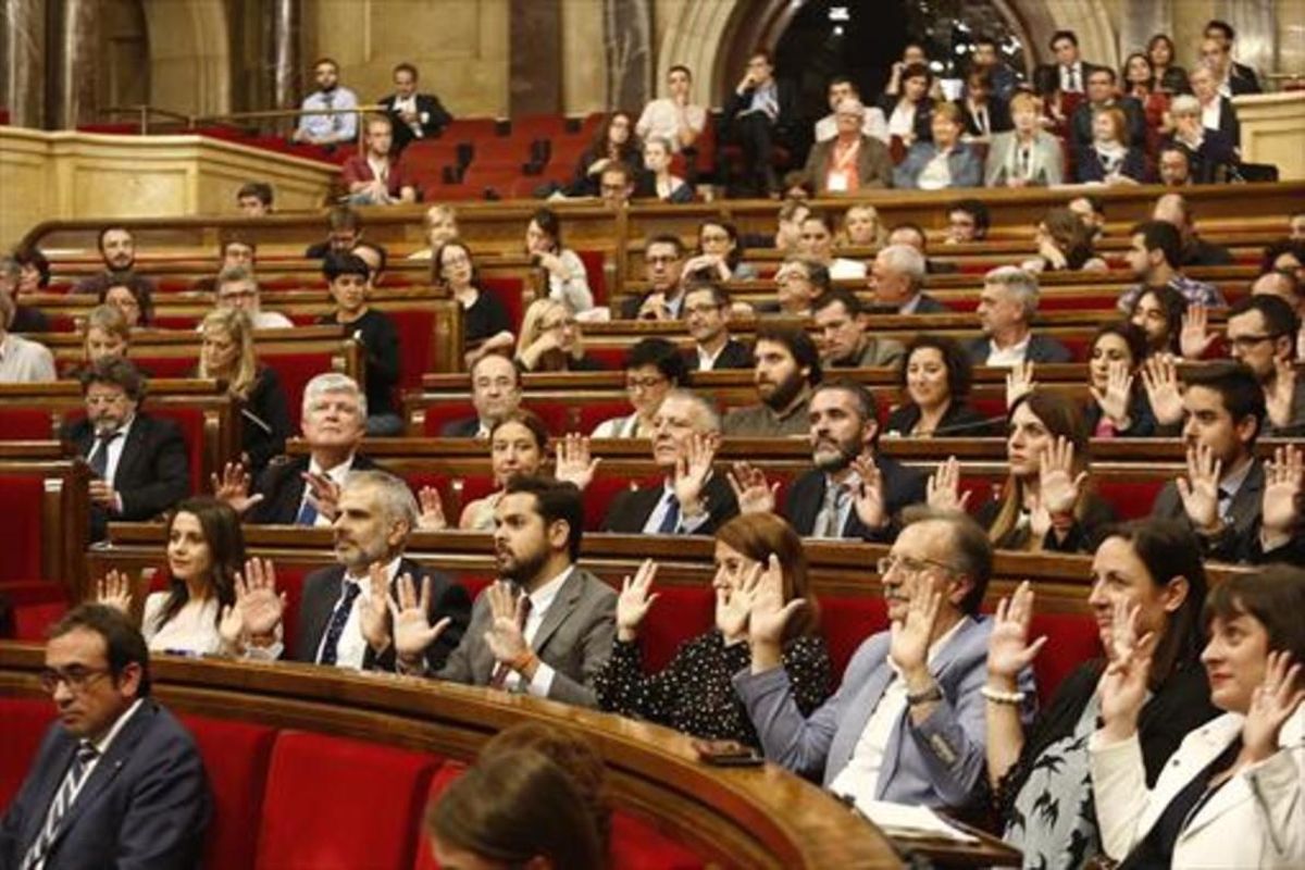 Votación de la resolución sobre la celebración de un referéndum durante el debate de política general. Votación de la resolución sobre la celebración de un referéndum durante el debate de política general.
