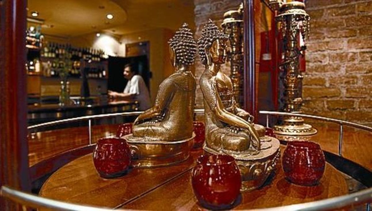 La estatua de Buda preside el restaurante Anna Purna. La estatua de Buda preside el restaurante Anna Purna.