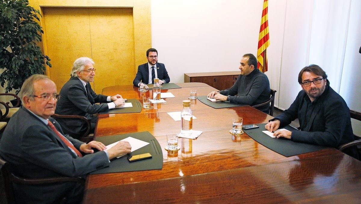 Patronales y sindicatos más representativos en Catalunya, en una reunión con el Govern. Patronales y sindicatos más representativos en Catalunya, en una reunión con el Govern.