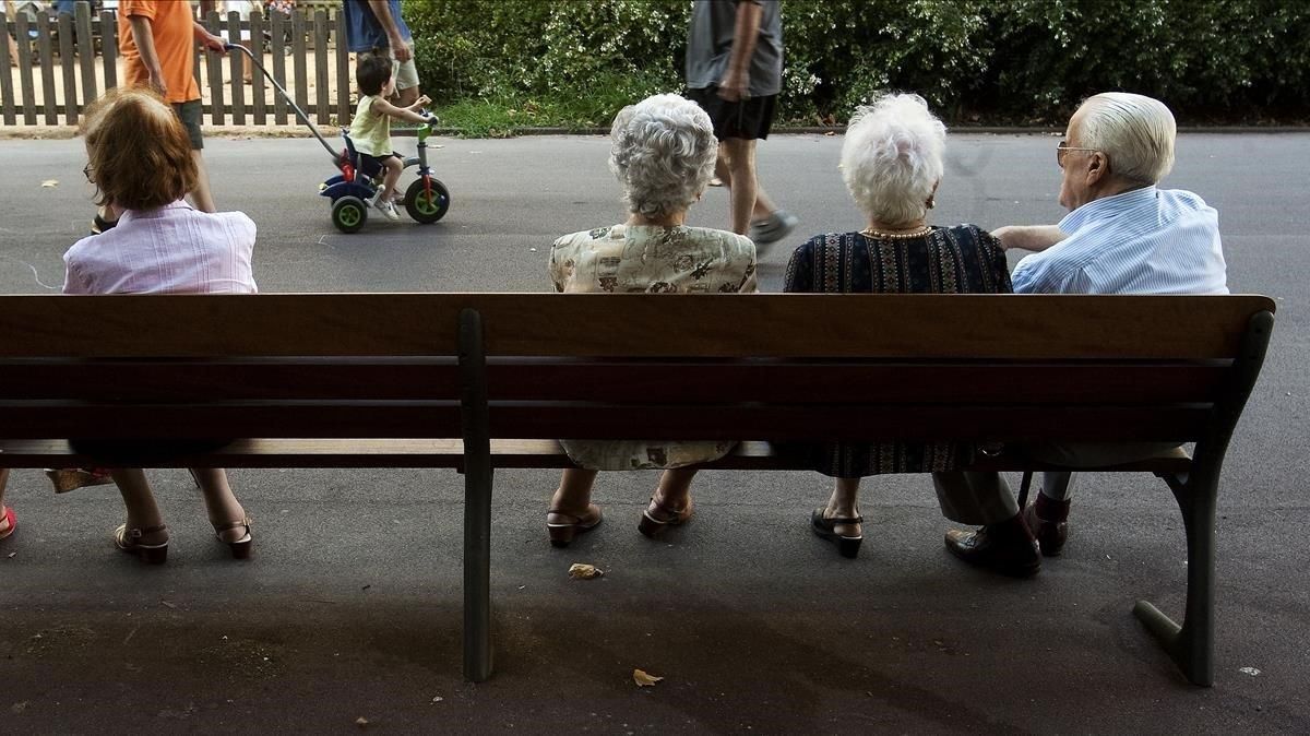 Uns 75.000 pensionistes cobren menys aquest mes a l'elevar-los la retenció per embargaments amb Hisenda Uns 75.000 pensionistes cobren menys aquest mes a l'elevar-los la retenció per embargaments amb Hisenda