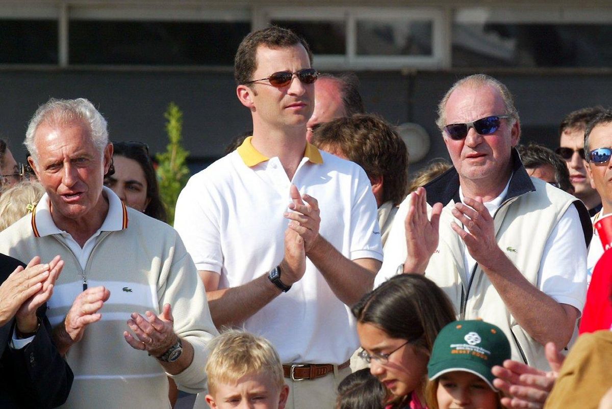 Josep Cusí, Felipe y Juan Carlos, tras una regata en Barcelona en el 2003. Josep Cusí, Felipe y Juan Carlos, tras una regata en Barcelona en el 2003.