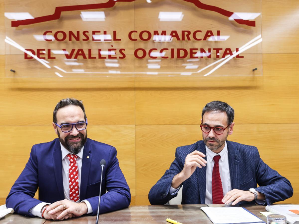 El ’conseller’ de Territori, Juli Fernàndez (izquierda), junto al presidente del Consell Comarcal del Vallès Occidental y alcalde de Castellar del Vallès, Ignasi Gimènez.