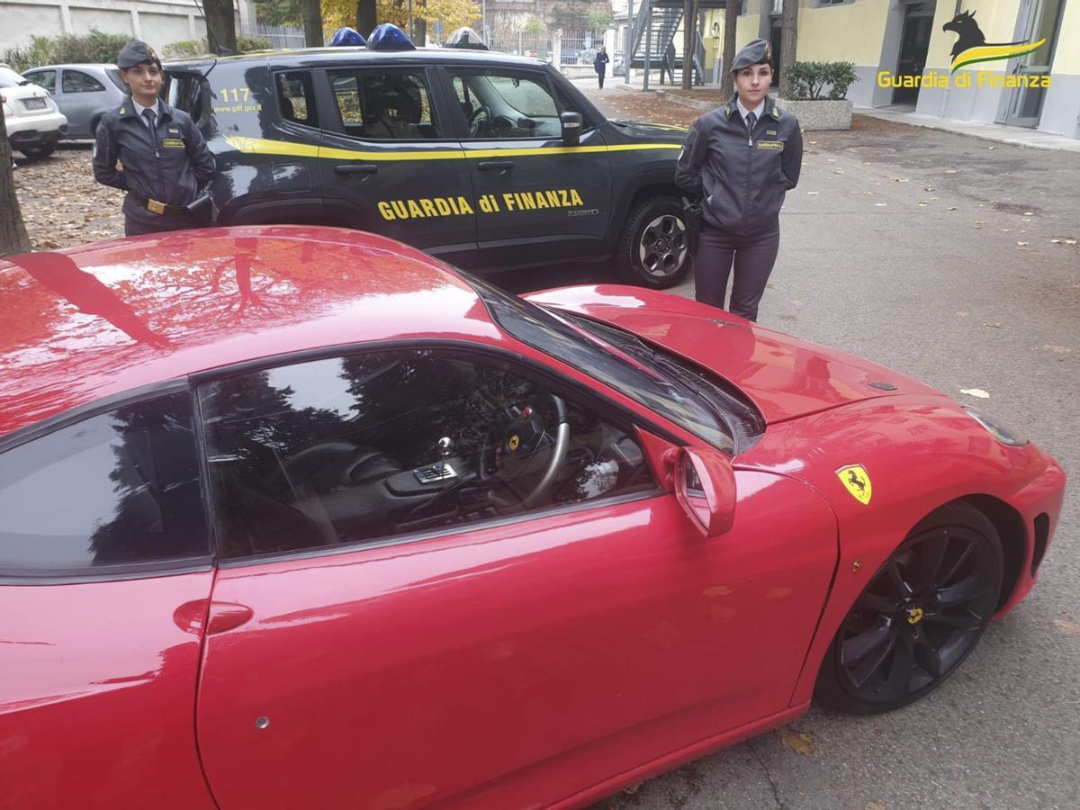 Detenido un joven italiano por falsificar un Ferrari F430 de manera artesanal