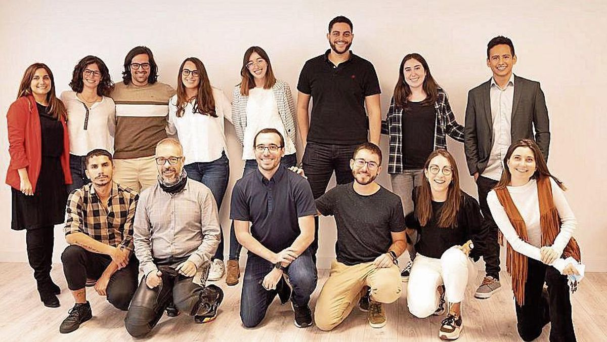 Equipo de HumanITcare el día que les anunciaron la financiación europea. Equipo de HumanITcare el día que les anunciaron la financiación europea.