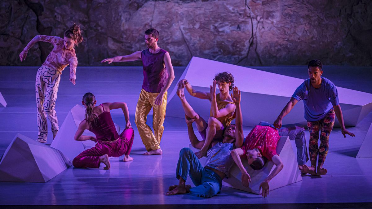 Ensayo de Nederlans Dans Theater, en el Teatre Grec, el martes por la noche. Ensayo de Nederlans Dans Theater, en el Teatre Grec, el martes por la noche.