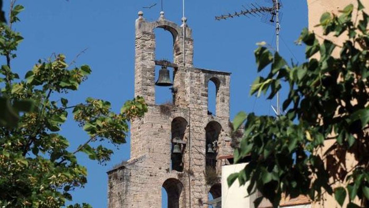 El campanario de la iglesia de Santa Maria dels Turers, en Banyoles. El campanario de la iglesia de Santa Maria dels Turers, en Banyoles.