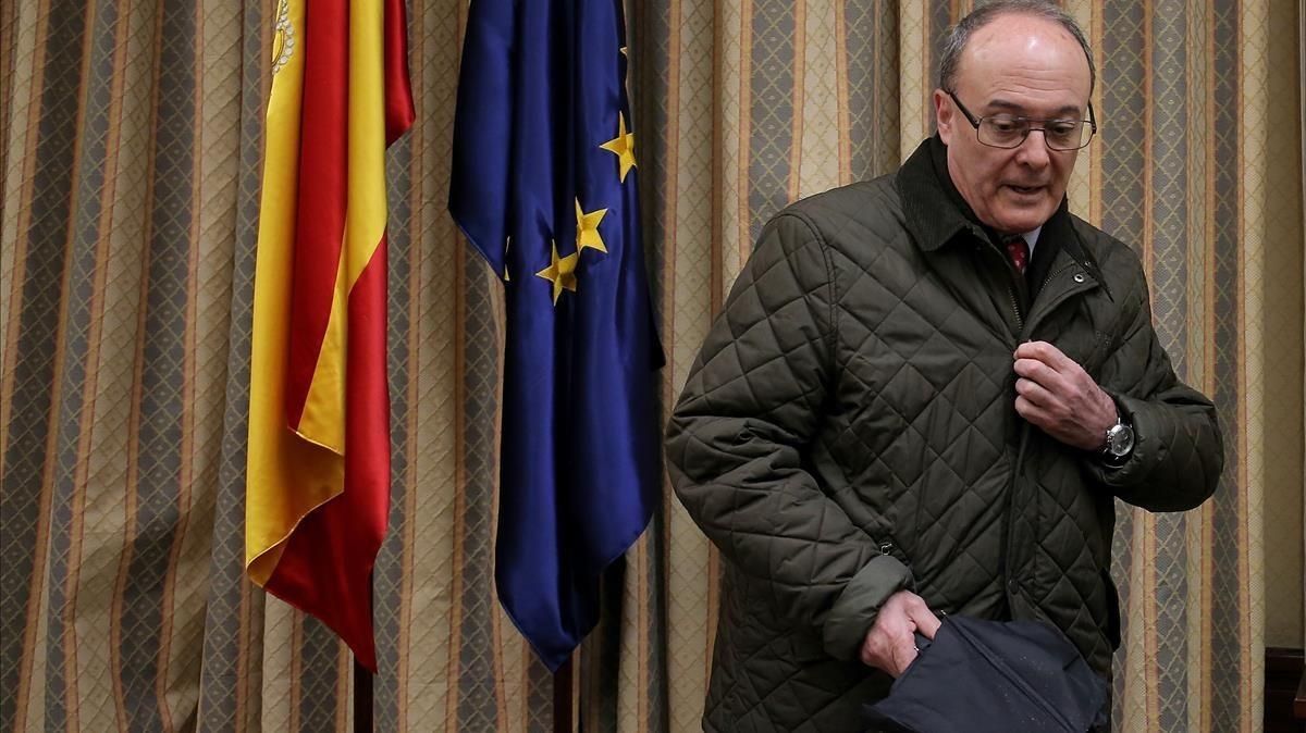 El gobernador del Banco de España, Luis María Linde, en el Congreso. El gobernador del Banco de España, Luis María Linde, en el Congreso.