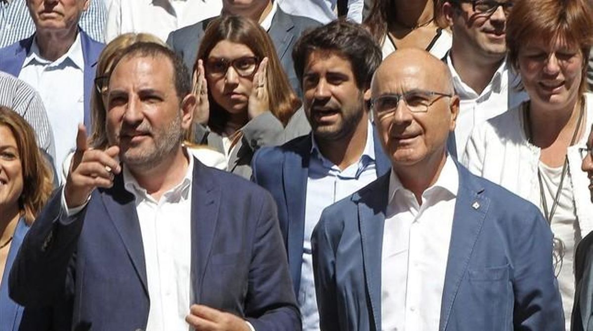 El candidato de Unió al 27-S, Ramon Espadaler, junto al líder del partido, Josep Antoni Duran Lleida, y el reto de miembros de la lista, el 20 de agosto. El candidato de Unió al 27-S, Ramon Espadaler, junto al líder del partido, Josep Antoni Duran Lleida, y el reto de miembros de la lista, el 20 de agosto.