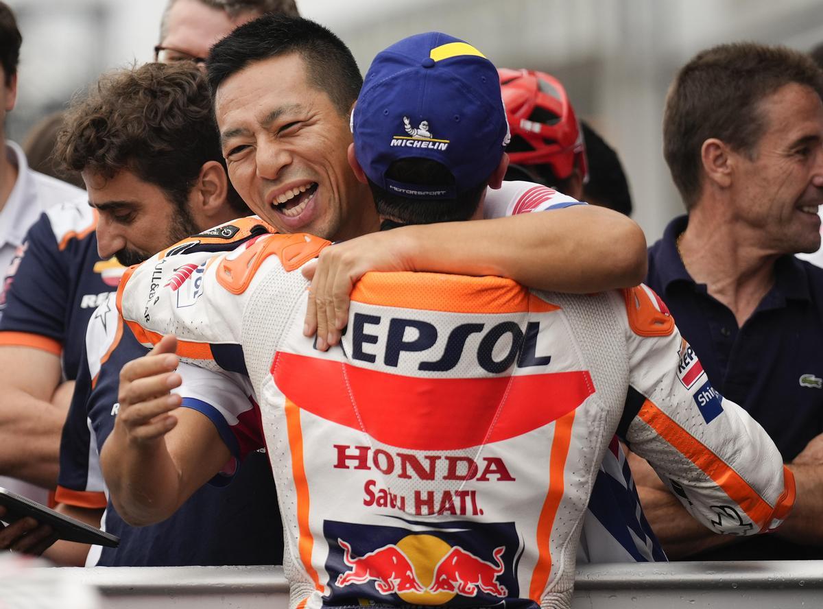 Honda abraça Márquez com el seu gran salvador