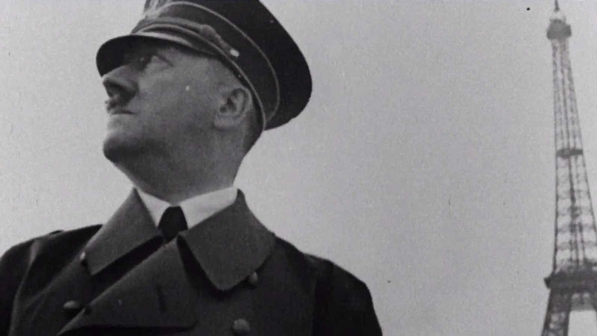 Adolf Hitler, en su visita a París. Adolf Hitler, en su visita a París.