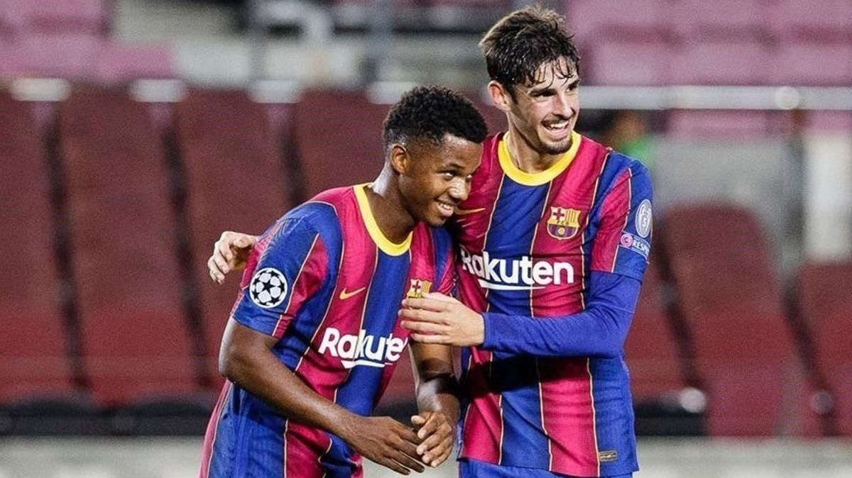Ansu Fati y Trincao celebran el segundo gol del Barca ante el Ferencváros. Ansu Fati y Trincao celebran el segundo gol del Barca ante el Ferencváros.