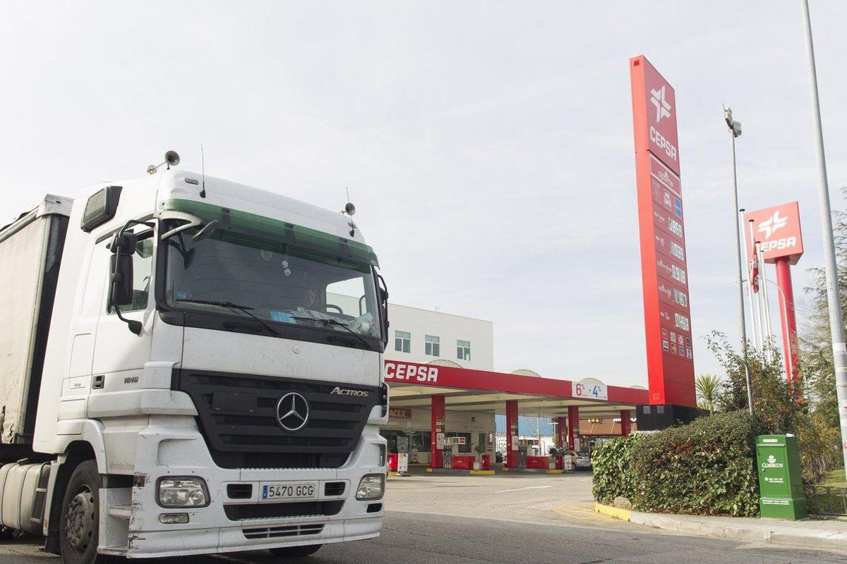 Los camioneros son una pieza clave para poder seguir con los productos de primera necesidad Los camioneros son una pieza clave para poder seguir con los productos de primera necesidad