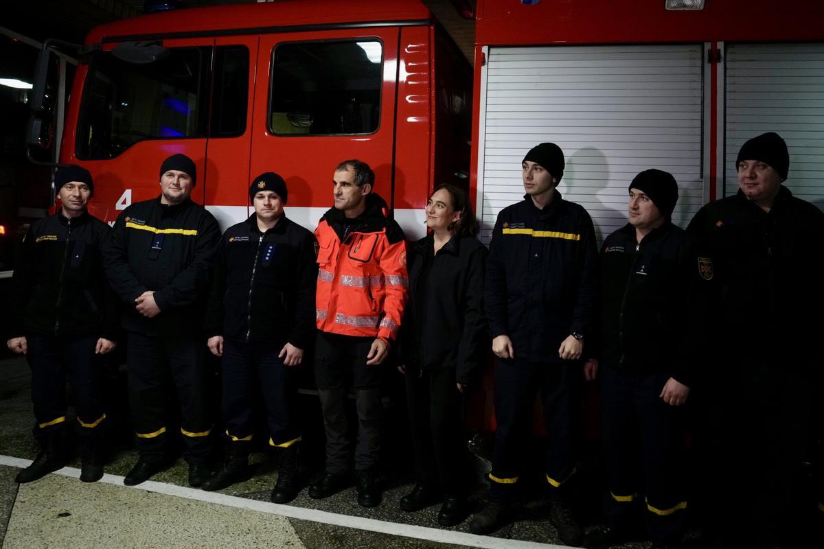 El camió de bombers de Barcelona que apaga focs a Kíiv