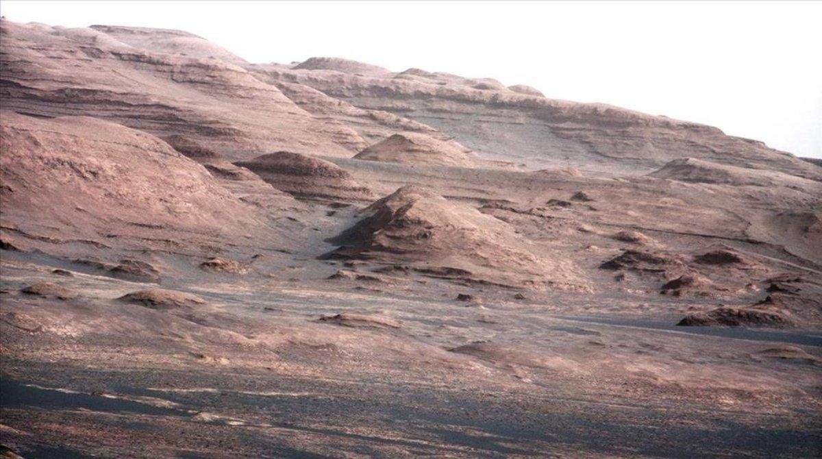 Panorámica del Monte Sharp, captada por el robot Curiosity el 23 de agosto del 2012 Panorámica del Monte Sharp, captada por el robot Curiosity el 23 de agosto del 2012