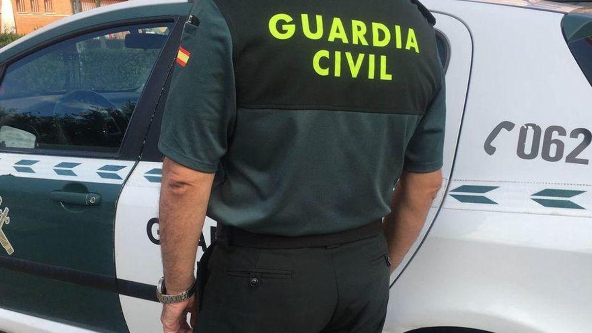 Una mujer denuncia que fue drogada y violada por tres jóvenes en Vecindario. Una mujer denuncia que fue drogada y violada por tres jóvenes en Vecindario.