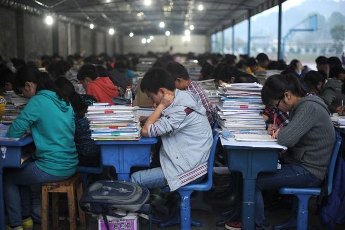 Estudiantes chinos durante un examen en la provincia de Sichuan, el pasado abril. Estudiantes chinos durante un examen en la provincia de Sichuan, el pasado abril.
