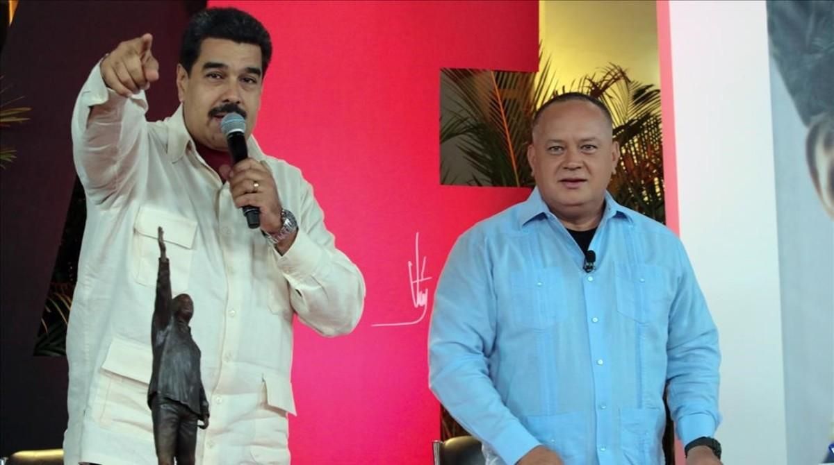 Nicolás Maduro y Diosdado Cabello en su aparición de ayer en la televisión estatal venezolana. Nicolás Maduro y Diosdado Cabello en su aparición de ayer en la televisión estatal venezolana.