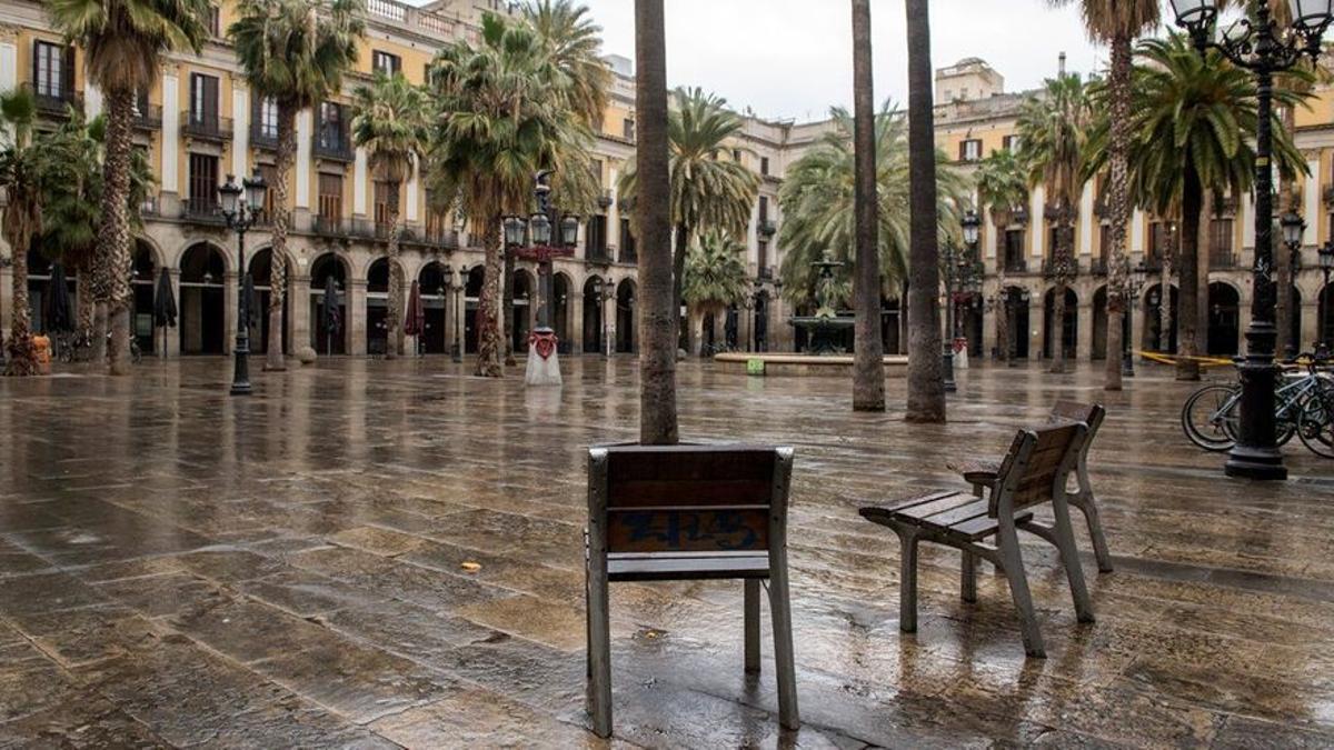 La plaza Reial de Barcelona durante el confinamiento. La plaza Reial de Barcelona durante el confinamiento.