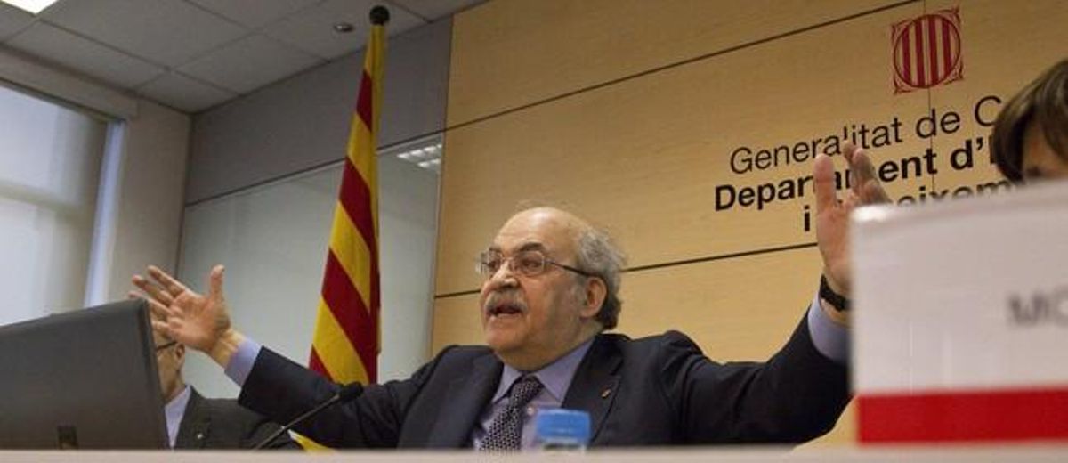 El ’conseller’ d’Economia, Andreu Mas-Colelle, ayer, en la presentación de los balances fiscales de la Generalitat. El ’conseller’ d’Economia, Andreu Mas-Colelle, ayer, en la presentación de los balances fiscales de la Generalitat.