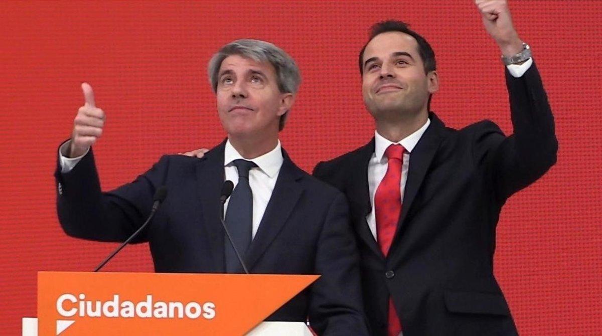 El expresidente de la Comunidad de Madrid Ángel Garrido (izquierda), acompañado por el candidato de Ciudadanos, Ignacio Aguado. El expresidente de la Comunidad de Madrid Ángel Garrido (izquierda), acompañado por el candidato de Ciudadanos, Ignacio Aguado.