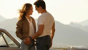 Jennifer Connelly y Tom Cruise, en una imagen de ’Top Gun: Maverick’	