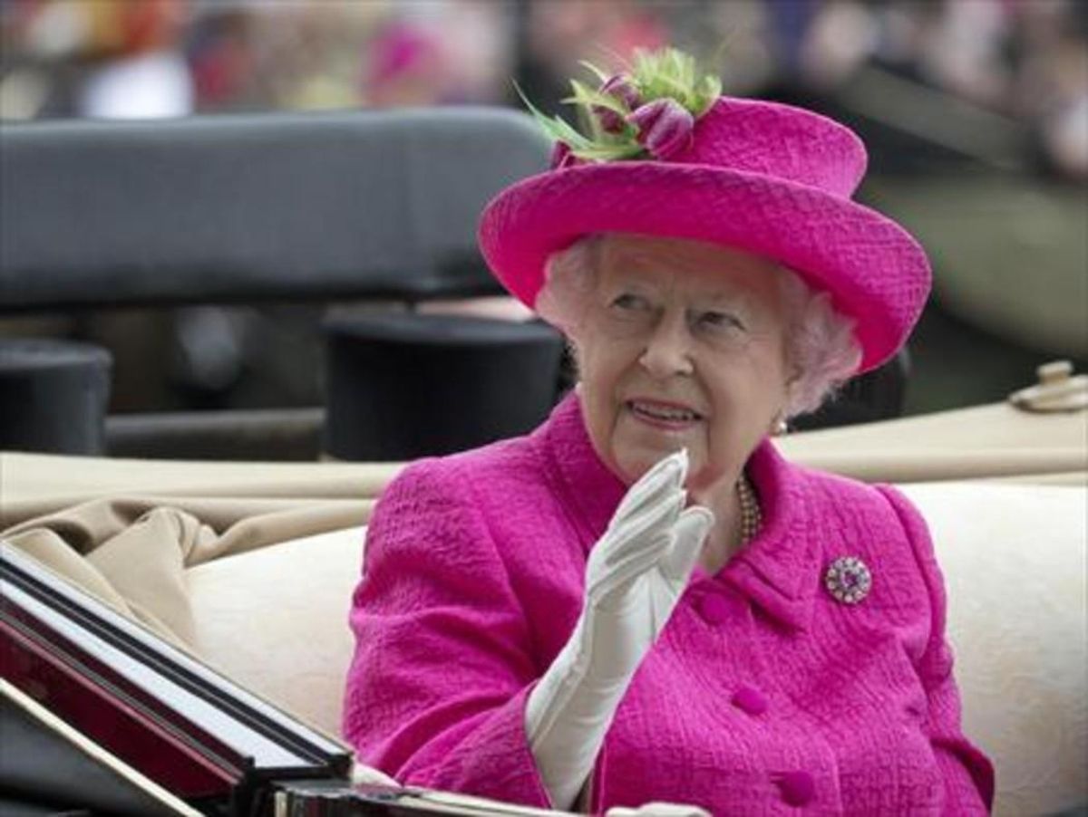 La reina Isabel II de Inglaterra. La reina Isabel II de Inglaterra.