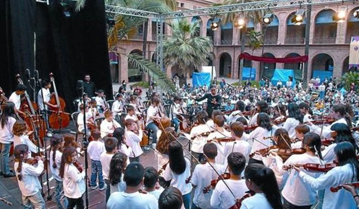 El ’correfoc’ de adultos del 2010, que este año se celebrará el 14 de mayo. El ’correfoc’ de adultos del 2010, que este año se celebrará el 14 de mayo.